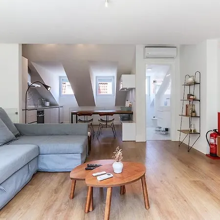 Liberdade Spacious Duplex With Ac Διαμέρισμα
