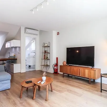 Liberdade Spacious Duplex With Ac Apartament Lizbona