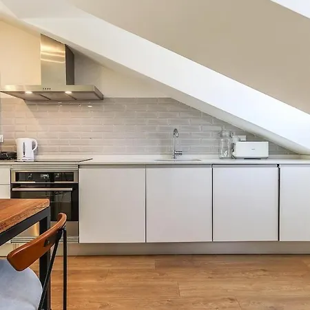 Apartament Liberdade Spacious Duplex With Ac