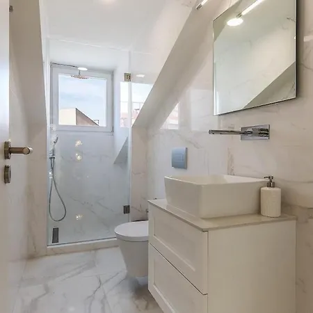 Apartament Liberdade Spacious Duplex With Ac Lizbona