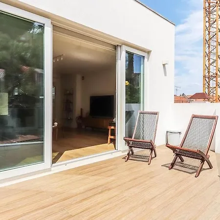 Liberdade Spacious Duplex With Ac
